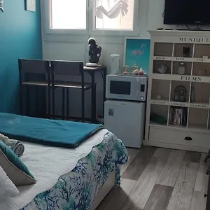 2 Côté Bed & Breakfast